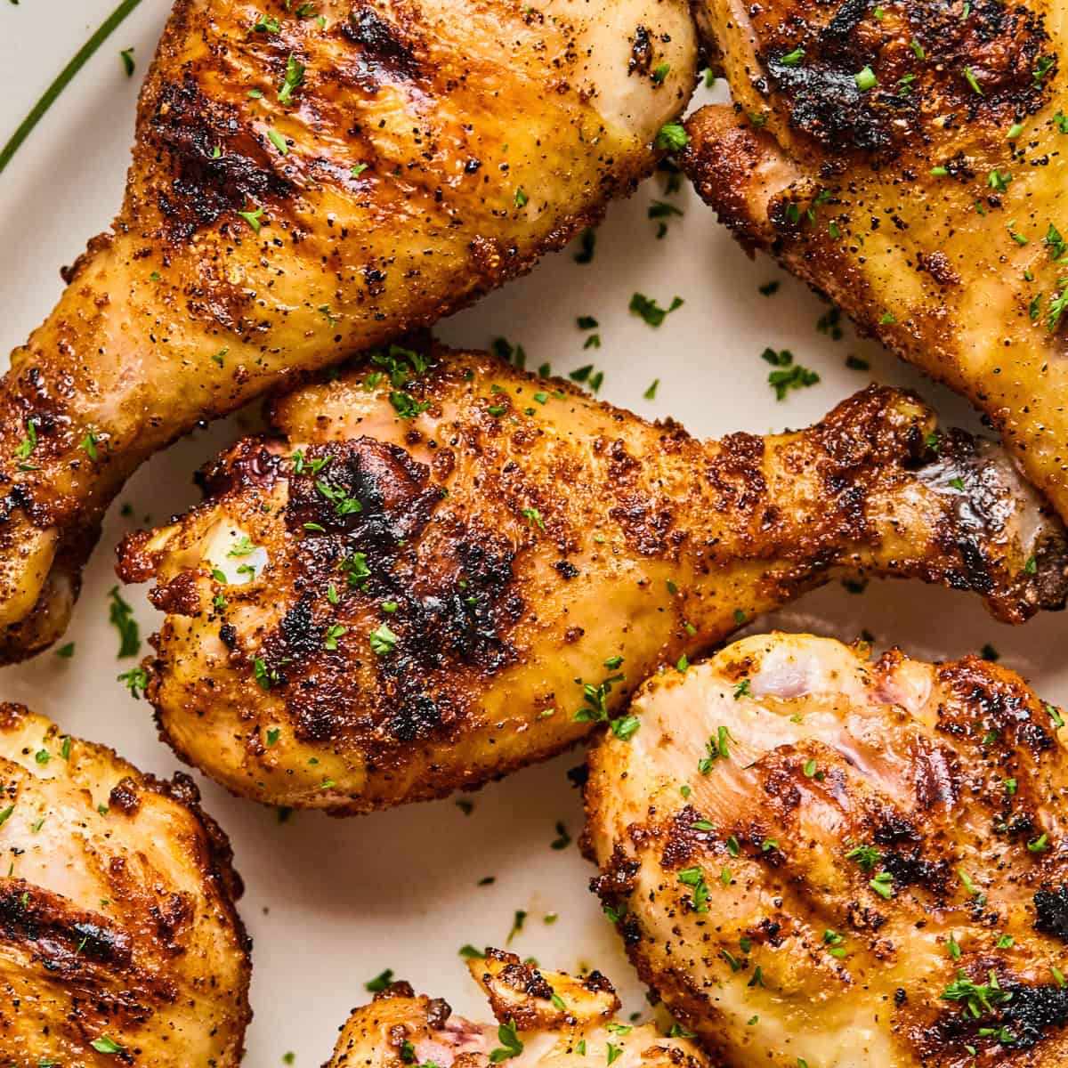 Crispy, Juicy Grilled Chicken Drumsticks: An Easy Guide